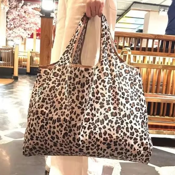 NWT Leopard Print Large Tote Bag - Picture 4 of 4